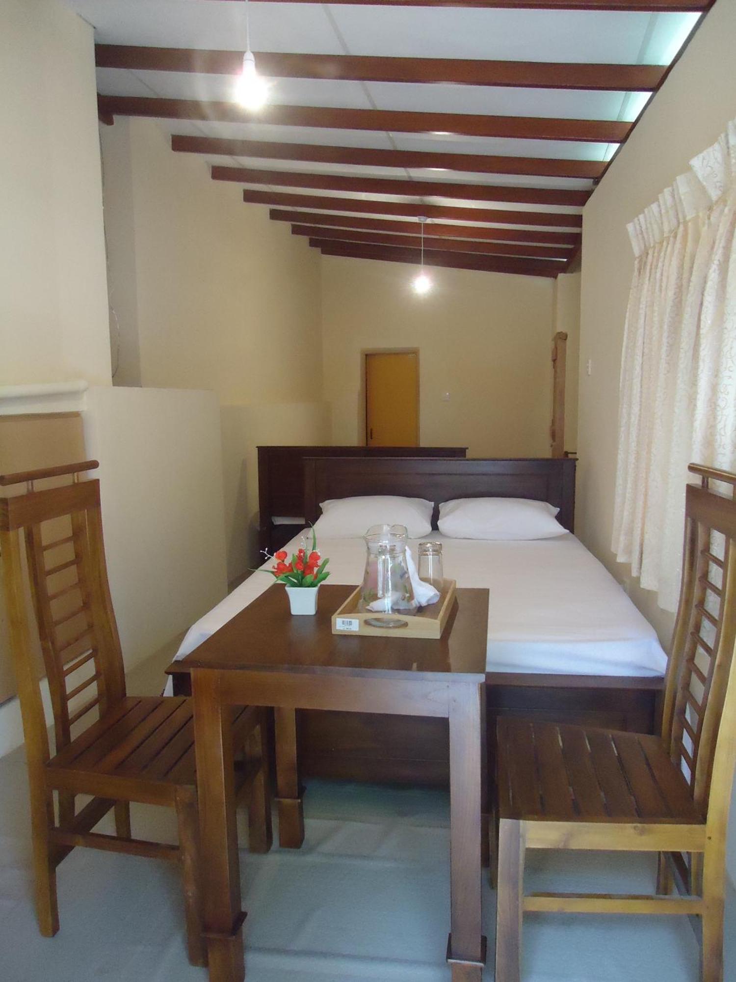 Guest House Kaduwela Exterior photo