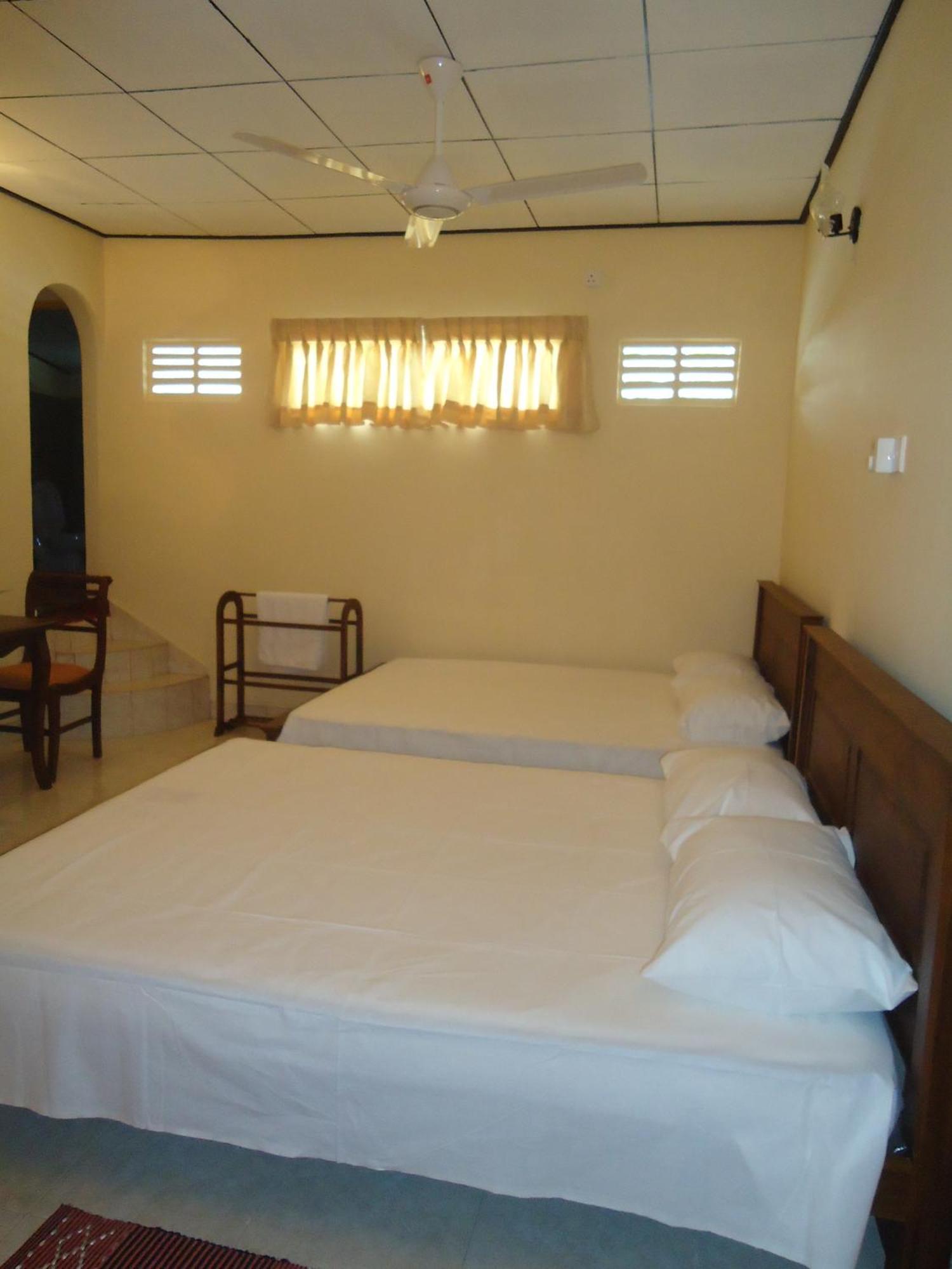 Guest House Kaduwela Exterior photo
